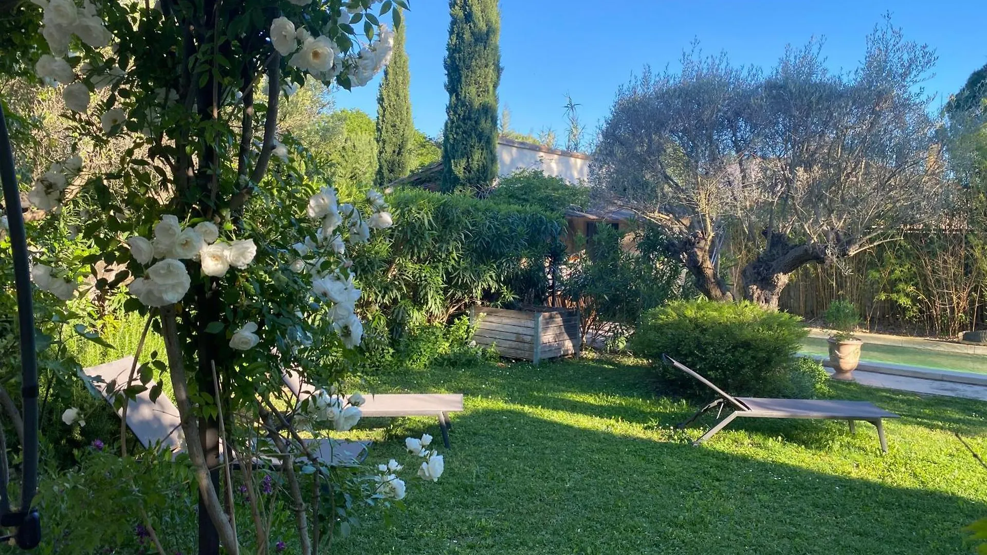 La Paradoune 3 Bed & Breakfast
